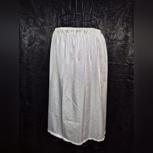Vanity Fair Dresses & Skirts - Vintage Vanity Fair White Midi Slip Skirt with Lace Hem